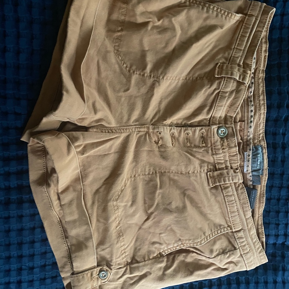 Torrid khaki shorts